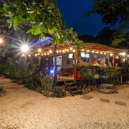 Akih Pods Hostel Playa Santa Teresa  Exterior photo