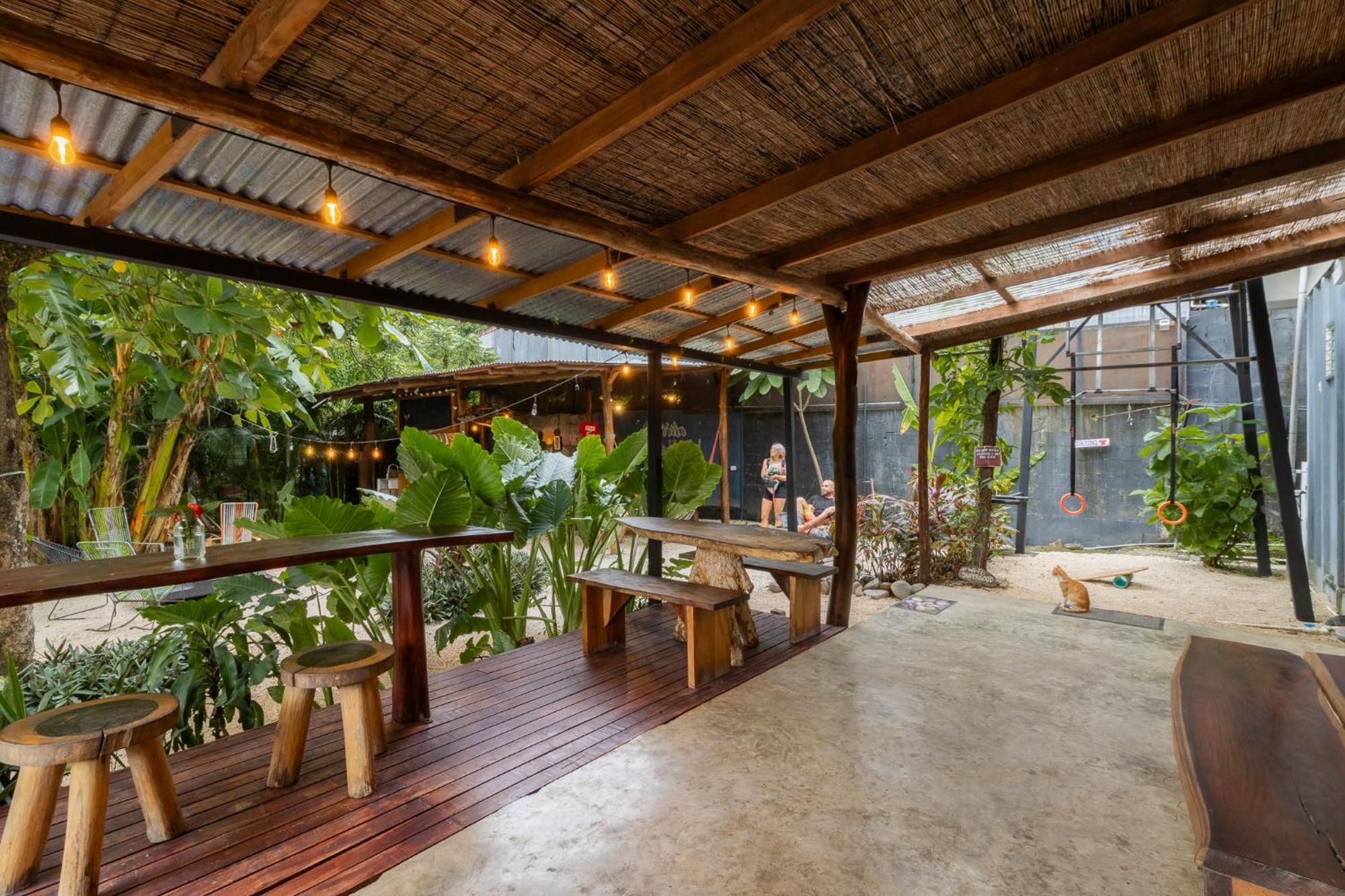 Akih Pods Hostel Playa Santa Teresa  Exterior photo