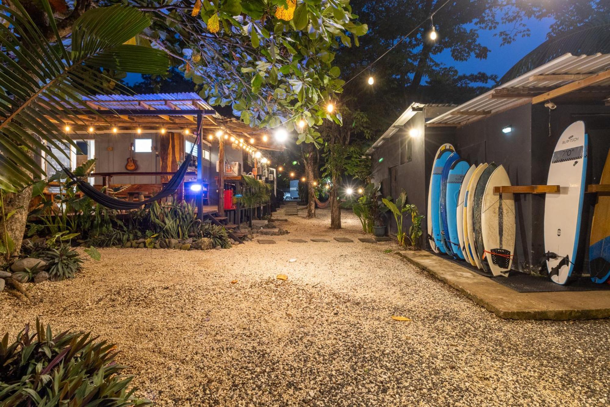 Akih Pods Hostel Playa Santa Teresa  Exterior photo